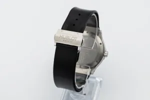 Hublot Classic Fusion 41mm Quartz Black Rubber 1905.GF40.01 2008