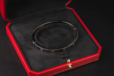 Cartier LOVE Classic 18ct White Gold Bracelet Size 21 43.9g Authentic Box