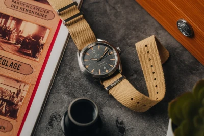 OMEGA Seamaster Railmaster 40mm Beige Fabric 220.12.40.20.01.001 2019