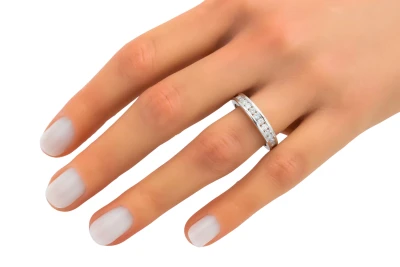 9ct White Gold Diamond Channel Set Wedding Band 3.4g 0.36ct