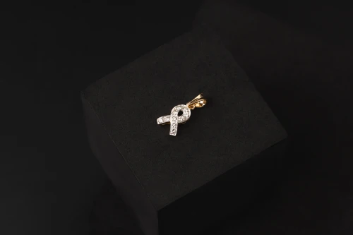 18ct Yellow Gold Diamond Ribbon Pendant 0.27ct