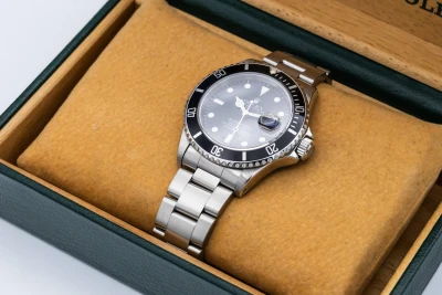 Rolex Submariner Date 40mm Stainless Steel Oyster 16610 1997