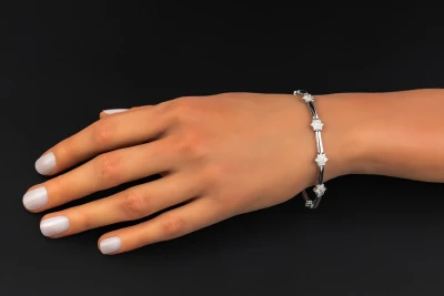 18ct White Gold Diamond Star Bracelet 0.70ct 11.1g