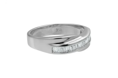18ct White Gold Channel Set Baguette Ring 0.38ct 6.8g