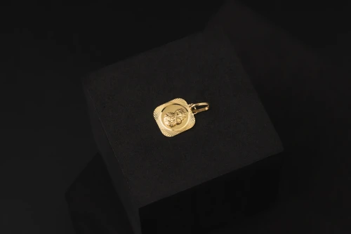 9ct Yellow Gold Mary & Child Mini Pendant 0.90g