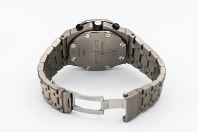 Audemars Piguet Royal Oak Chronograph 42mm "The Beast" Titanium 25721TI 2000s