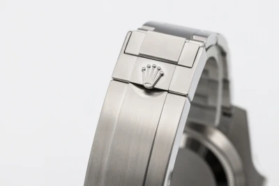 Rolex Submariner Date 40mm 'Hulk' Stainless Steel Oyster 116610LV 2016