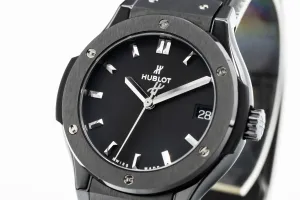 Hublot Classic Fusion Quartz 33mm Black Rubber 581.CM.1171.RX 2020