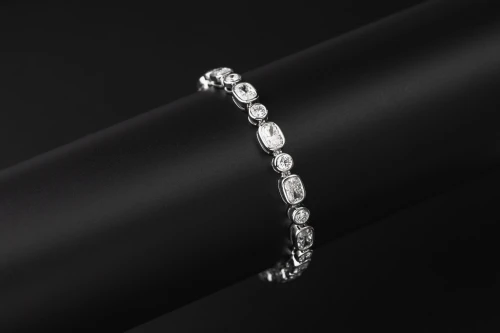 9ct White Gold Lab Grown Elongated Cushion and Brilliant Cut Diamond Bracelet 9.26ct
