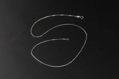 18ct White Gold Box Link Chain 4.6g 16"