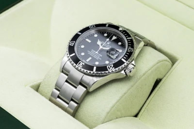 Rolex Submariner Date 40mm Stainless Steel Oyster 16610 2004