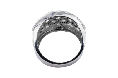 9ct White Gold Blue & White Diamond Openwork Pattern Ring 6.9g