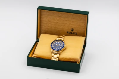 Rolex Submariner 40mm 18ct Yellow Gold Oyster 16618 1989