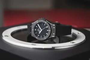 Hublot Classic Fusion Quartz 33mm Black Rubber 581.CM.1171.RX 2020