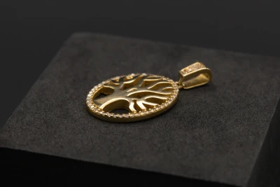 9ct Yellow Gold Cubic Zirconia Tree of Life Pendant 3.4g