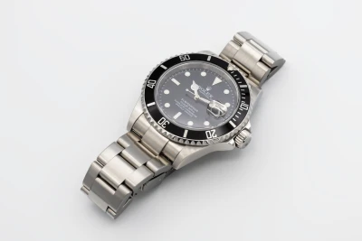Rolex Submariner Date 40mm Stainless Steel Oyster 16610 2008