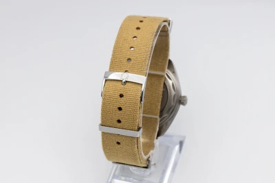 OMEGA Seamaster Railmaster 40mm Beige Fabric 220.12.40.20.01.001 2019