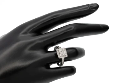 18ct White Gold Cushion Cut Diamond Engagement Ring 1.01ct