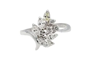 18ct White Gold Diamond Leaf Design Ring 3.9g