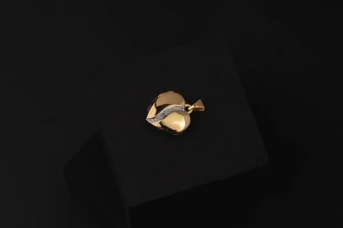 9ct Yellow Gold Heart Shaped Family Locket 1.09g