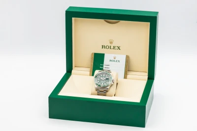 Rolex Submariner Date 40mm 'Hulk' Stainless Steel Oyster 116610LV 2016
