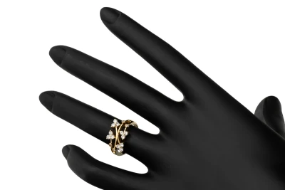 18ct Yellow Gold Diamond Flower Ring 3.7g