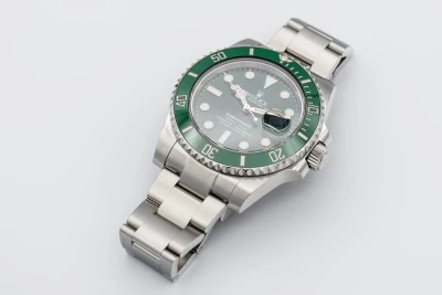 Rolex Submariner Date 40mm 'Hulk" Stainless Steel Oyster 116610LV 2017