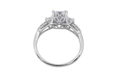 9ct White Gold Cubic Zirconia Ring 2.5g