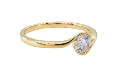 9ct Yellow Gold Cubic Zirconia Ring 1.8g