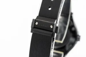 Hublot Classic Fusion Quartz 33mm Black Rubber 581.CM.1171.RX 2020