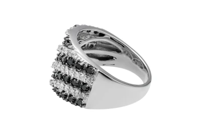 9ct White Gold Black & White Diamond Ring 1.23ct