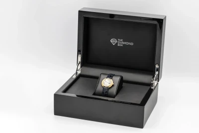 Cartier Ellipse Vintage Ladies 24mm  18ct Yellow Gold Leather 78091 Circa 1970s