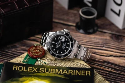 Rolex Submariner Date 40mm Stainless Steel Oyster 16610 2004