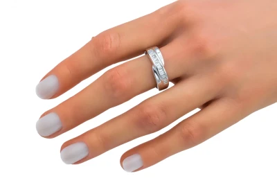 18ct White Gold Channel Set Baguette Ring 0.38ct 6.8g