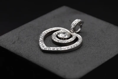 Platinum diamond Heart Pendant 1.00ct 5.9g