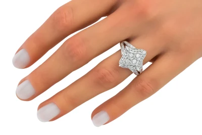 14ct White Gold Split Shank Design Diamond Ring 0.75ct 5.8g