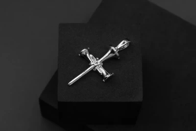 9ct White gold nail cross pendant