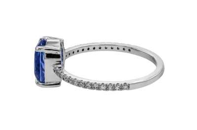 Oval Blue Sapphire Ring with Diamond Shoulders in 18ct White Gold