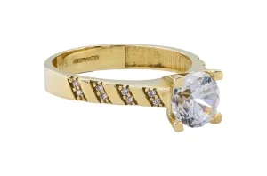 Round Brilliant Diamond with Accented Shoulders in 18ct Yellow Gold